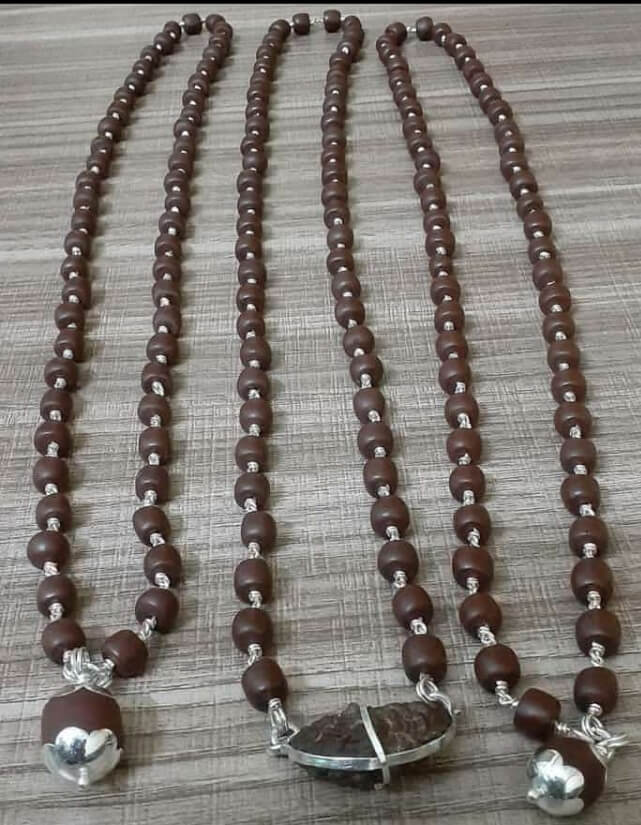 Neck chain